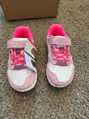 New in box Merrell Baresteps toddler 8